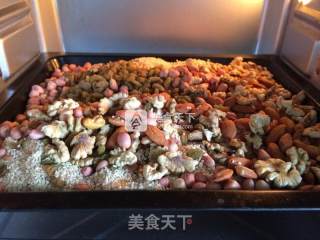 广式五仁月饼的做法步骤：2