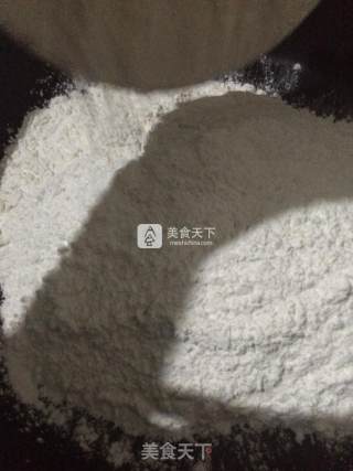 广式五仁月饼的做法步骤：4
