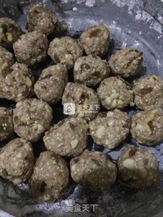 广式五仁月饼的做法步骤：7