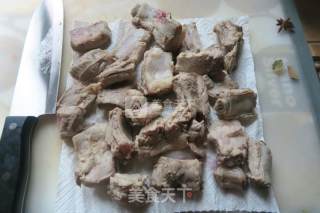 红烧排骨的做法步骤：1