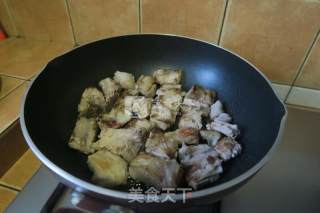红烧排骨的做法步骤：2