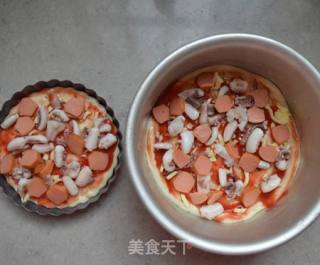 鱿鱼什锦披萨的做法步骤：11