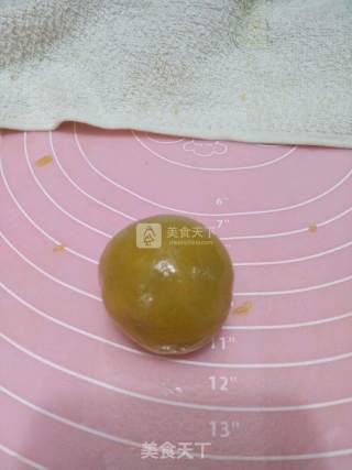 广式蛋黄板栗月饼的做法步骤：9