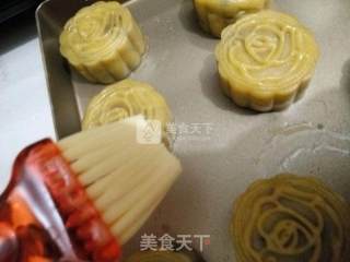 广式蛋黄板栗月饼的做法步骤：14
