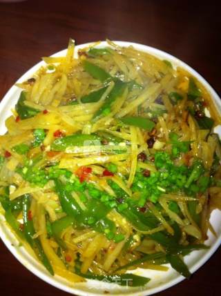 青椒土豆丝的做法步骤：2