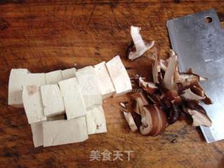 家常菜必备--香方炸豆腐的做法步骤：6