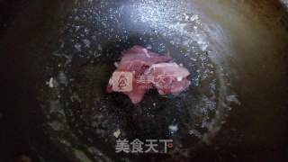 菠萝炒肉的做法步骤：1