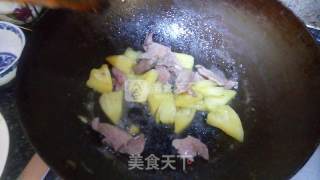菠萝炒肉的做法步骤：2
