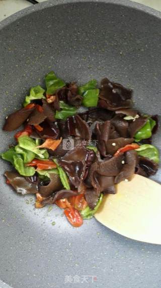 木耳鸡肉片的做法步骤：8