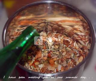 五仁月饼（没用转化糖浆，非广式）的做法步骤：6