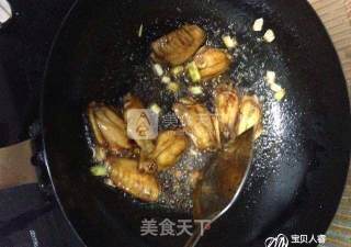 红烧鸡翅的做法步骤：9