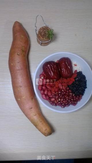 每天一碗养生粥——枸杞红枣红豆红薯粥的做法步骤：2