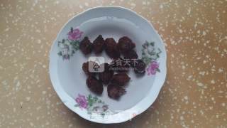 杨梅仔排的做法步骤：2