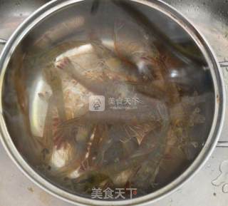 香葱炒虾的做法步骤：1