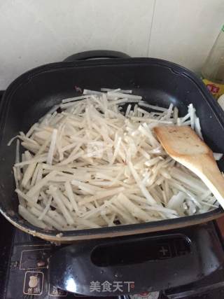 萝卜丝炒牛肉的做法步骤：3