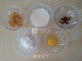 牛奶桃胶蒸蛋（甜）的做法步骤：1