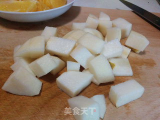雪梨香橙蜂蜜汁的做法步骤：2