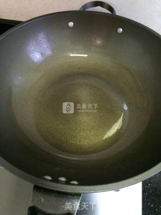 肉丸炒土豆的做法步骤：1