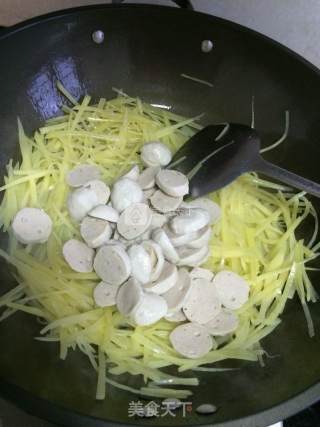 肉丸炒土豆的做法步骤：4