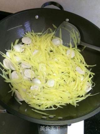 肉丸炒土豆的做法步骤：5