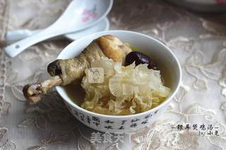 秋季养生汤----银耳煲鸡汤的做法步骤：6