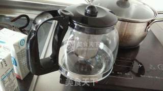 简易版奶茶的做法步骤：2