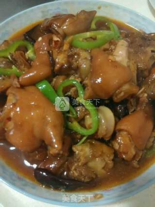 美味美食的---老干妈烧猪脚的做法步骤：11