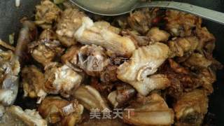 板栗烧鸡的做法步骤：3
