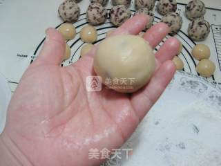 白豆沙蔓越莓广式月饼的做法步骤：15