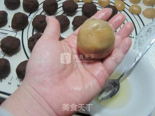 红豆沙玫瑰馅广式月饼的做法步骤：11