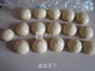 抹茶蛋黄酥和紫薯蛋黄酥的做法步骤：10