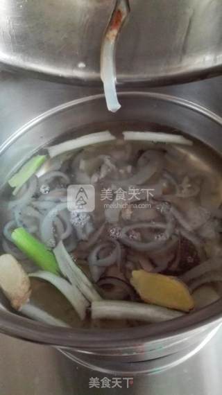 温拌海参斑鱼皮的做法步骤：5