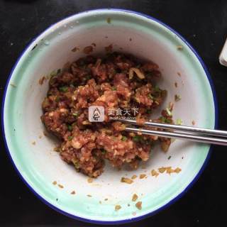 榨菜鲜肉月饼的做法步骤：8
