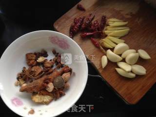 板栗烧鸡的做法步骤：3