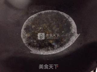 桃胶炒蛋白的做法步骤：3