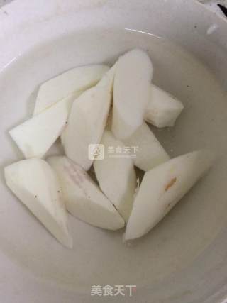 鳄鱼山药骨头汤的做法步骤：2