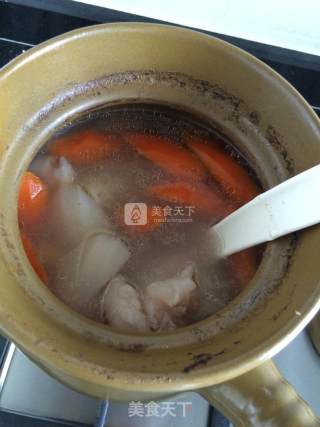 板栗骨头汤的做法步骤：4