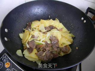 干煸土豆牛肉片的做法步骤：9