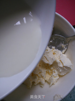 轻乳酪蛋糕的做法步骤：1