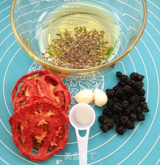 番茄干佛卡夏的做法步骤：2