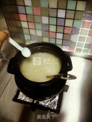 鸭蛋瘦肉粥的做法步骤：10