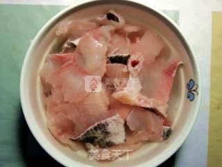 四川酸菜鱼的做法步骤：3