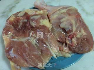 三椒鸡菇丁（别名：炒鸡好吃）的做法步骤：3