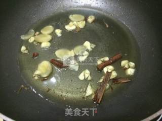 三椒鸡菇丁（别名：炒鸡好吃）的做法步骤：9