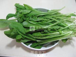 小松菜炒豆皮的做法步骤：1