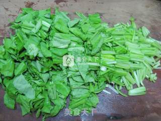 小松菜炒豆皮的做法步骤：2