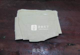 小松菜炒豆皮的做法步骤：3
