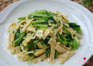 小松菜炒豆皮的做法步骤：9
