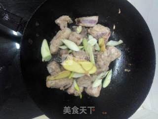 排骨炖干豆腐的做法步骤：3