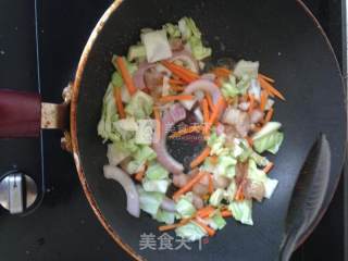 日式荷包蛋酱汁炒面的做法步骤：7